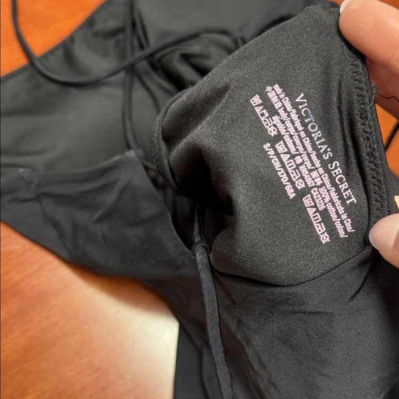 Victoria’s Secret one piece swimsuit S // 112124 - Picture 3 of 3